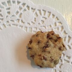 Date & nut cookies. Pretty. Ugly. Yummy.